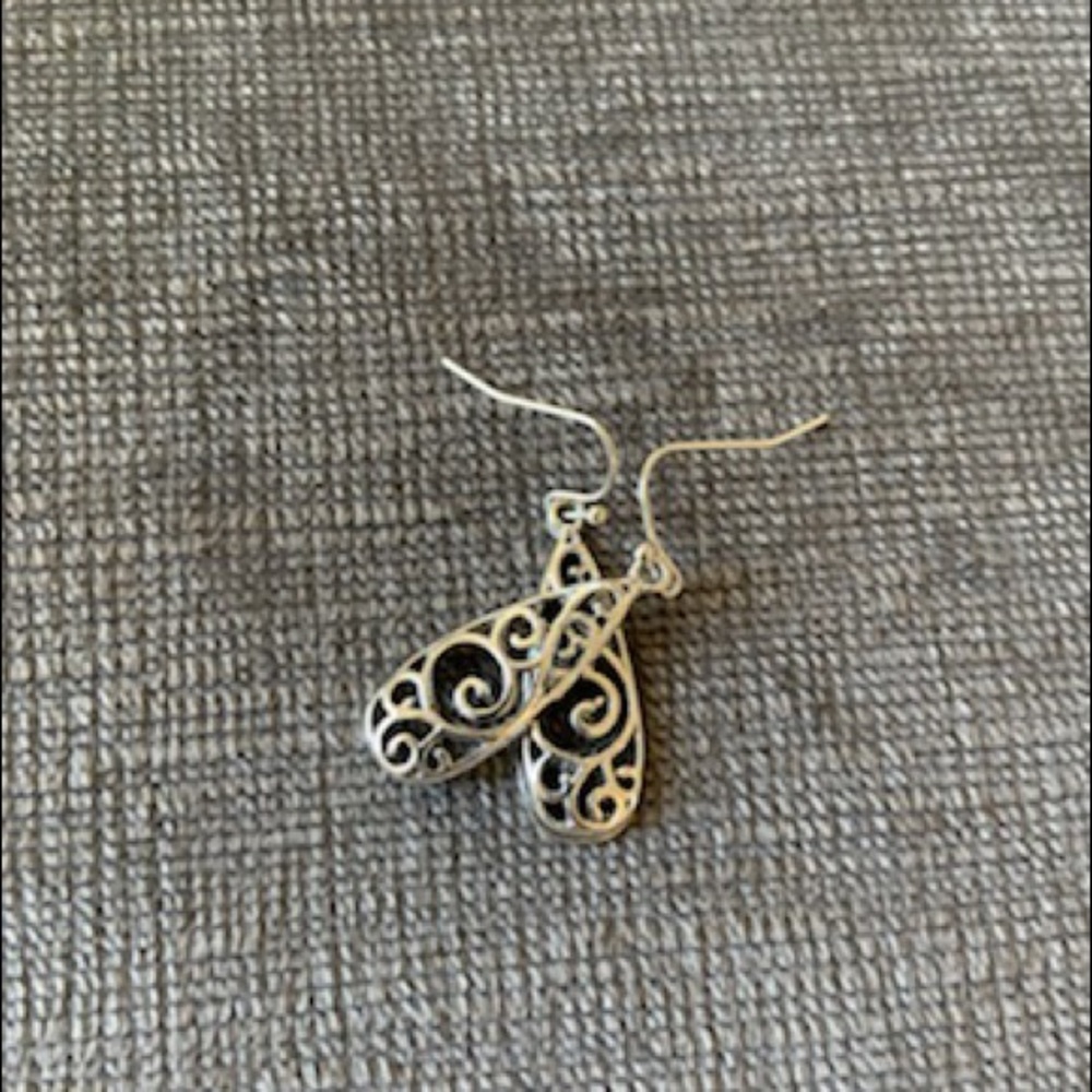 Earring - Picture 2 of 3